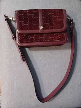 Givenchy 4G Logo Suede Leather Shoulder Bag Bordeaux Flap Italy Women Vintage
